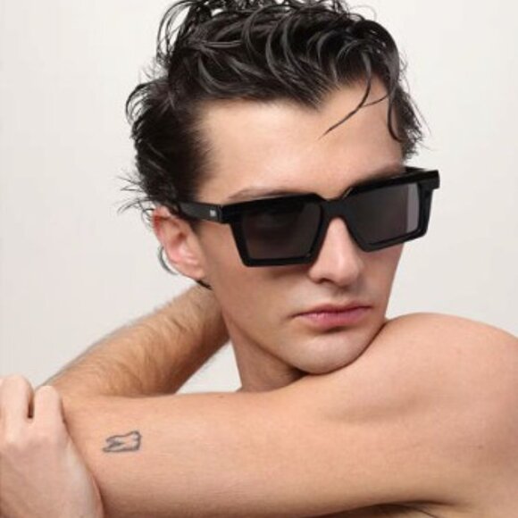 Off-White OERI142 WINDSOR 0907 Sunglasses Shiny Grey Square Frame, Grey Lenses - Picture 3 of 10